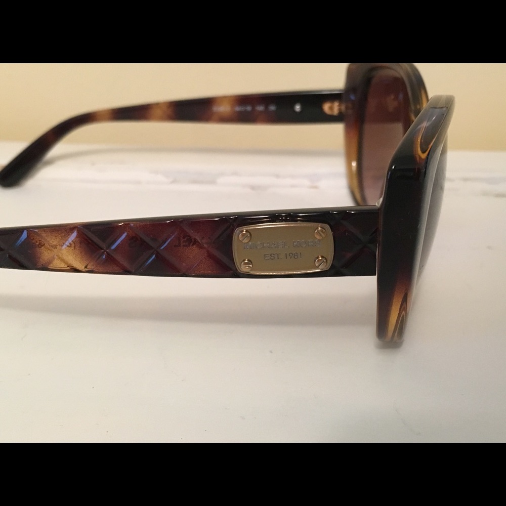Sunglasses - Picture 4 of 6